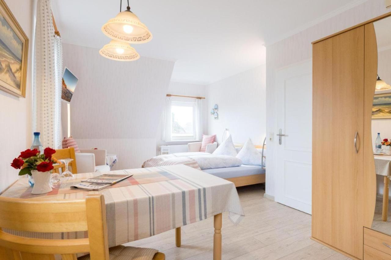 Ferienwohnungen Peters Sylt Bagian luar foto